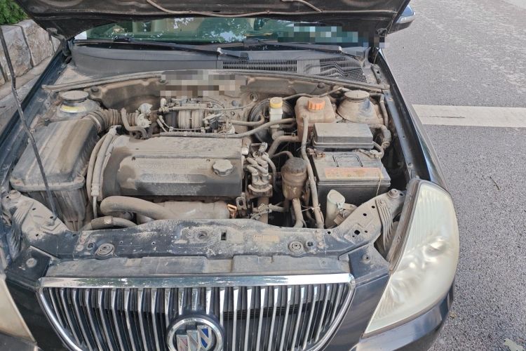 Used Buick Excelle 2011 1.6 LE-MT Engine Bay Left