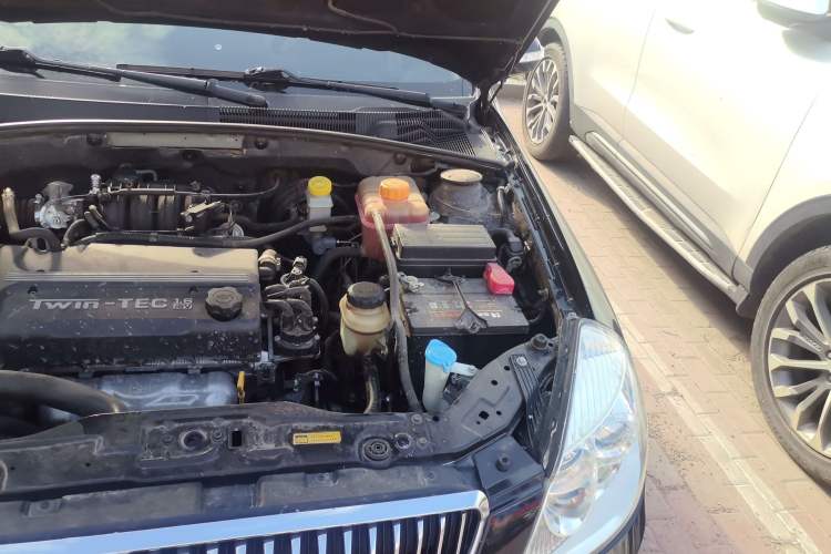 Used Buick Excelle 2011 1.6 LE-AT Engine Bay Left