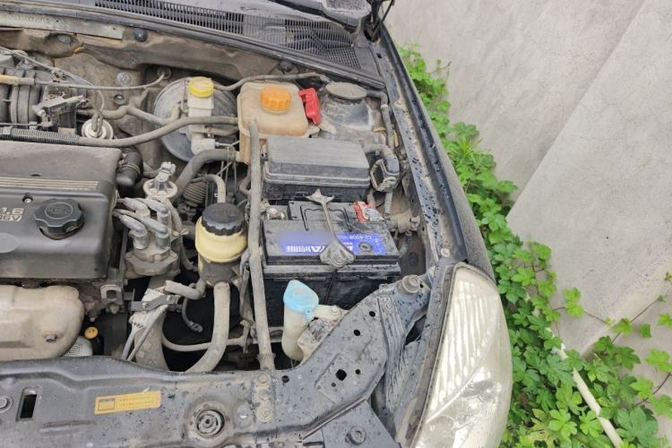 Used Buick Excelle 2011 1.6 LX-MT Engine Bay Left