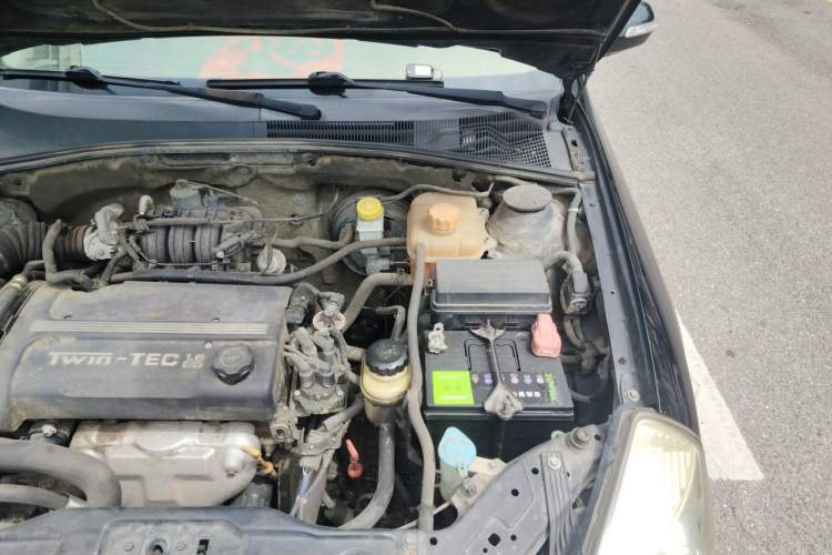 Used Buick Excelle 2011 1.6LX-AT Engine Bay Left