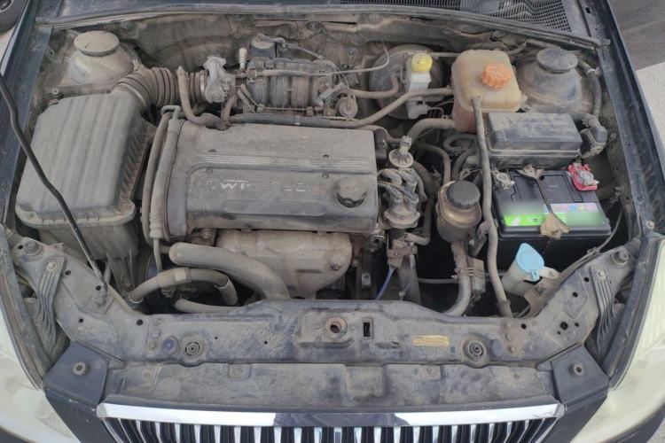 Used Buick Excelle 2011 1.6 LX-MT Engine Bay