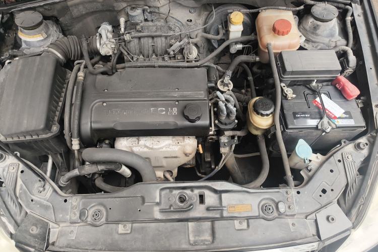 Used Buick Excelle 2011 1.6 LE-MT Engine Bay