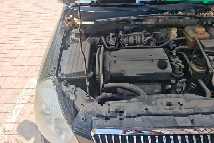 Used Buick Excelle 2011 1.6LX-AT Engine Bay Right