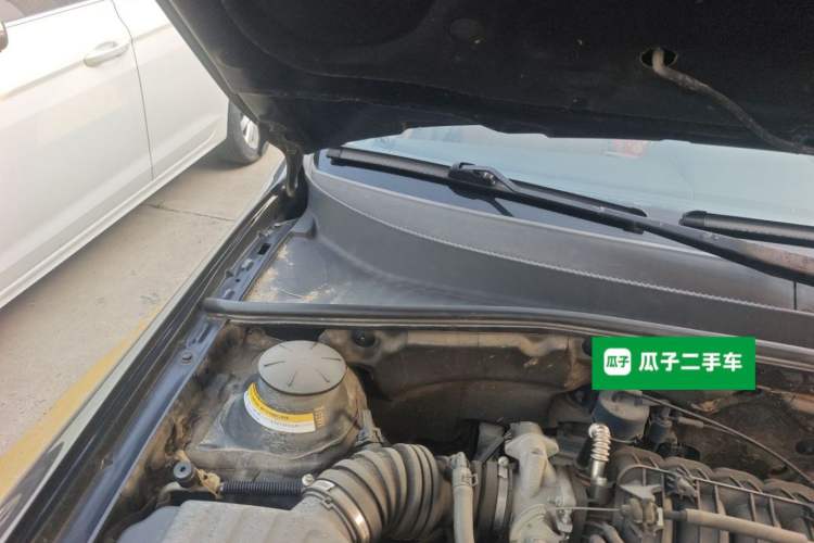 Used Buick Excelle 2011 1.6 LE-MT Engine Bay Right