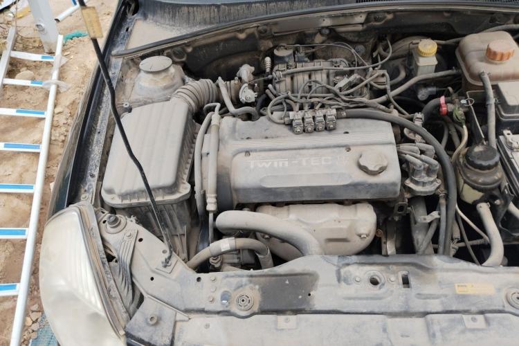 Used Buick Excelle 2011 1.6 LE-MT Engine Bay Right