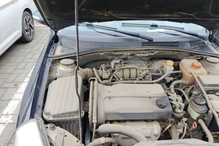 Used Buick Excelle 2011 1.6LX-AT Engine Bay Right