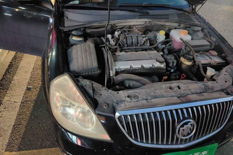 Used Buick Excelle 2011 1.6LX-AT Engine Bay Right