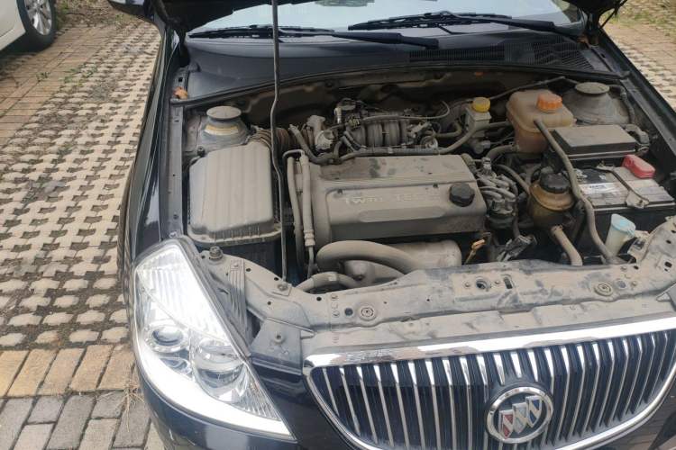 Used Buick Excelle 2011 1.6 LE-MT Engine Bay Right