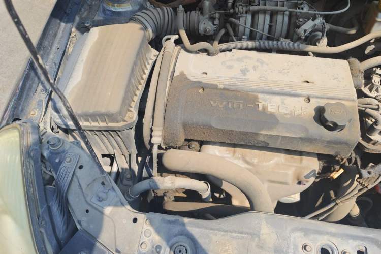 Used Buick Excelle 2011 1.6 LE-AT Engine Bay Right