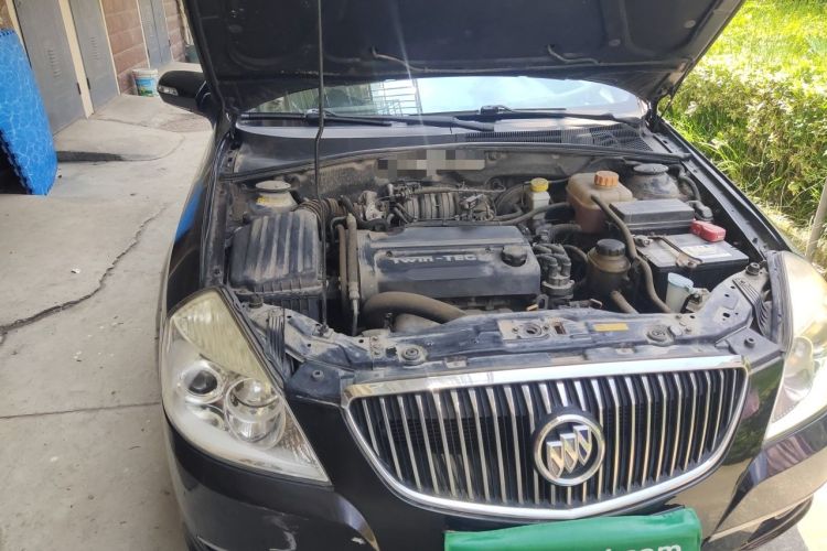 Used Buick Excelle 2011 1.6 LE-AT Engine Bay Right