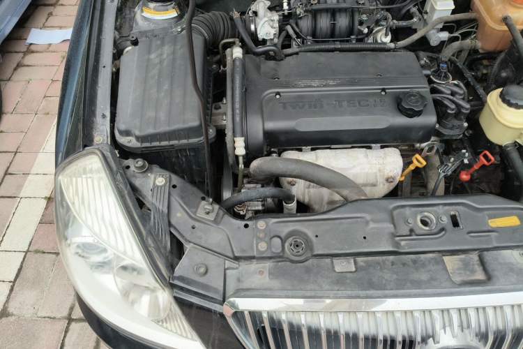 Used Buick Excelle 2011 1.6LX-AT Engine Bay Right