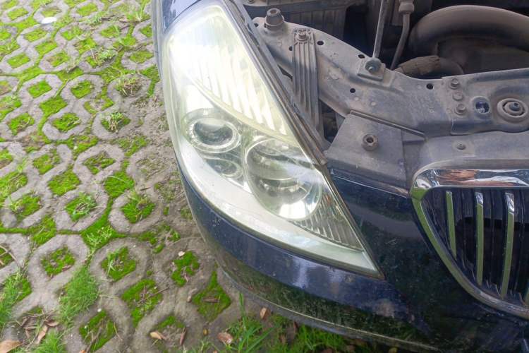 Used Buick Excelle 2011 1.6LX-AT Engine Bay Right