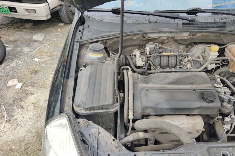Used Buick Excelle 2011 1.6 LX-MT Engine Bay Right