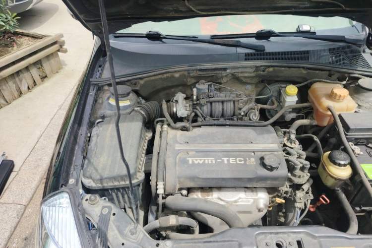Used Buick Excelle 2011 1.6LX-AT Engine Bay Right