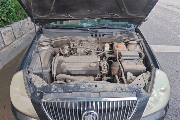 Used Buick Excelle 2011 1.6 LE-MT Engine Bay