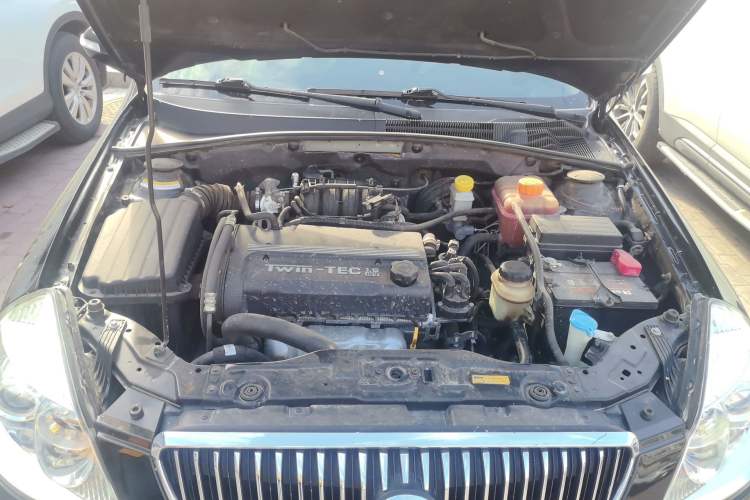Used Buick Excelle 2011 1.6 LE-AT Engine Bay