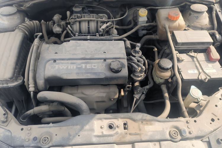 Used Buick Excelle 2011 1.6 LE-MT Engine Bay