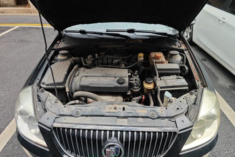 Used Buick Excelle 2011 1.6LX-AT Engine Bay