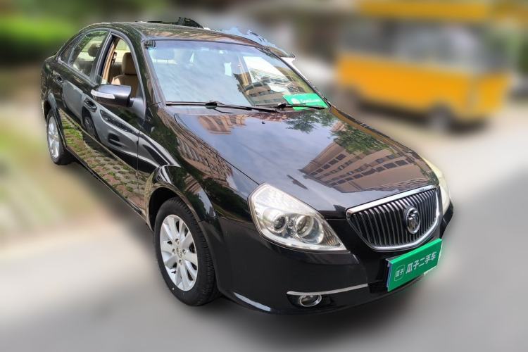 Used Buick Excelle 2011 1.6 LE-MT Front Right 45 Deg