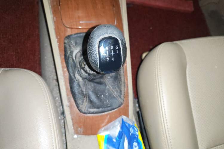 Used Buick Excelle 2011 1.6 LE-MT Gear Lever