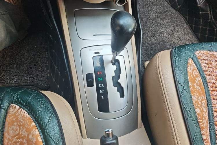 Used Buick Excelle 2011 1.6LX-AT Gear Lever