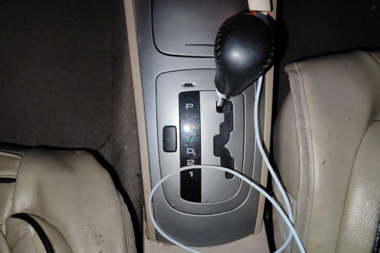Used Buick Excelle 2011 1.6LX-AT Gear Lever