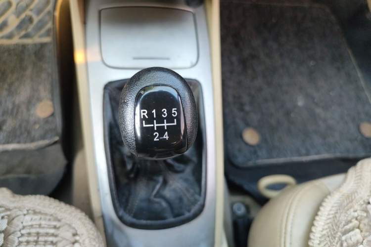 Used Buick Excelle 2011 1.6 LE-AT Gear Lever