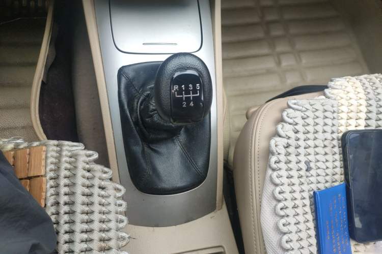 Used Buick Excelle 2011 1.6 LE-MT Gear Lever