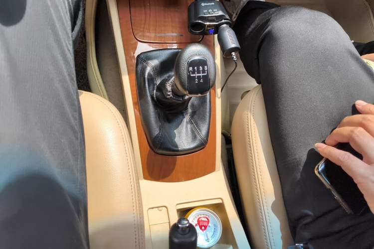 Used Buick Excelle 2011 1.6 LE-MT Gear Lever