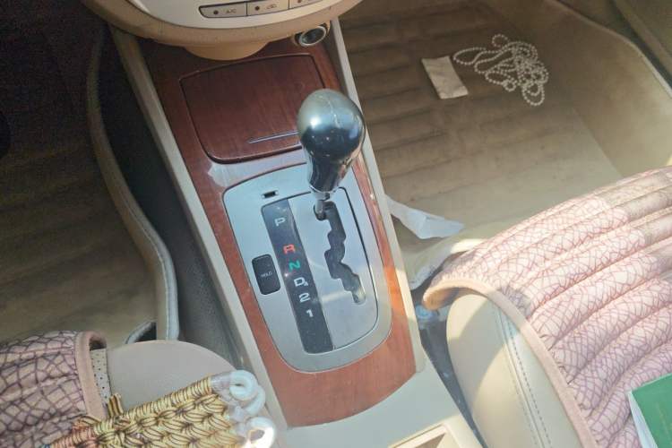 Used Buick Excelle 2011 1.6 LE-AT Gear Lever