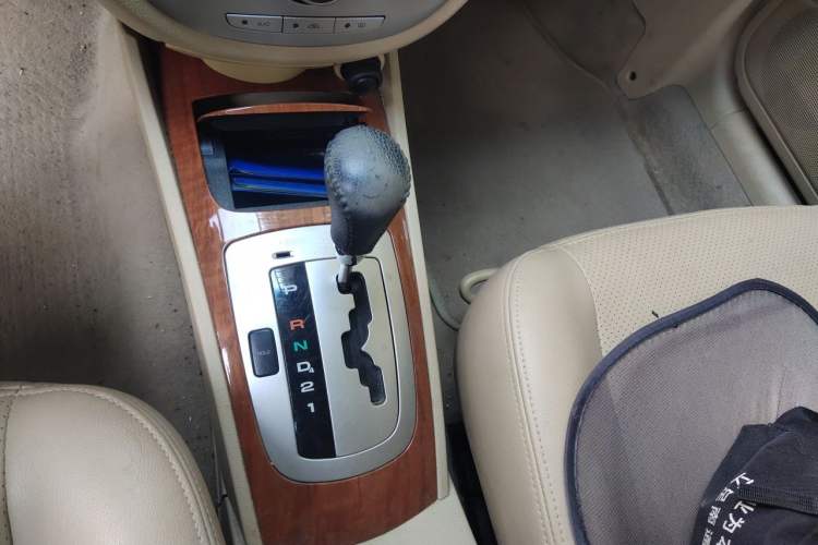 Used Buick Excelle 2011 1.6 LE-AT Gear Lever