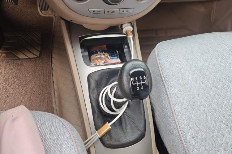 Used Buick Excelle 2011 1.6 LX-MT Gear Lever
