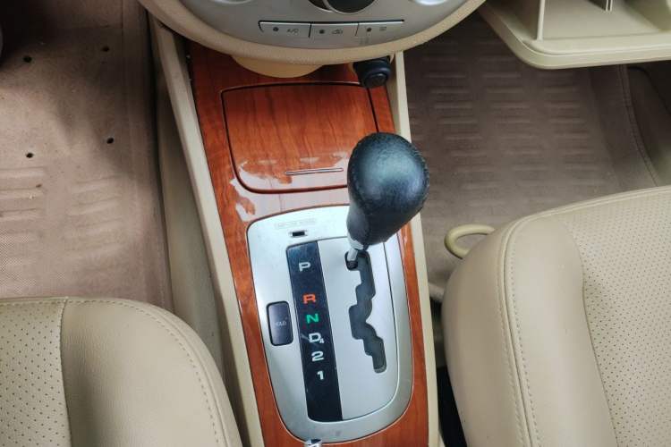 Used Buick Excelle 2011 1.6 LX-MT Gear Lever