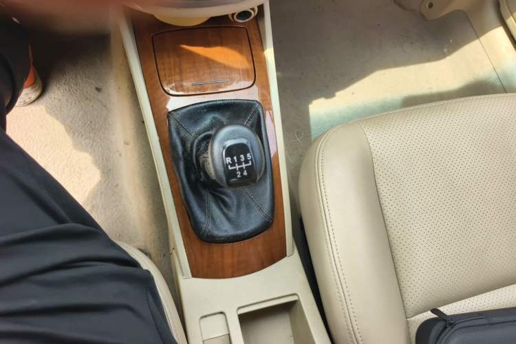 Used Buick Excelle 2011 1.6 LE-MT Gear Lever