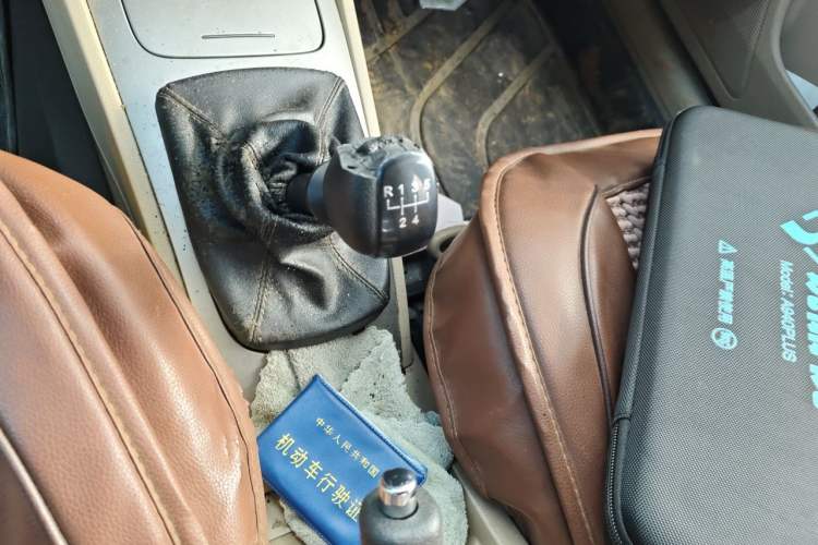 Used Buick Excelle 2011 1.6 LX-MT Gear Lever