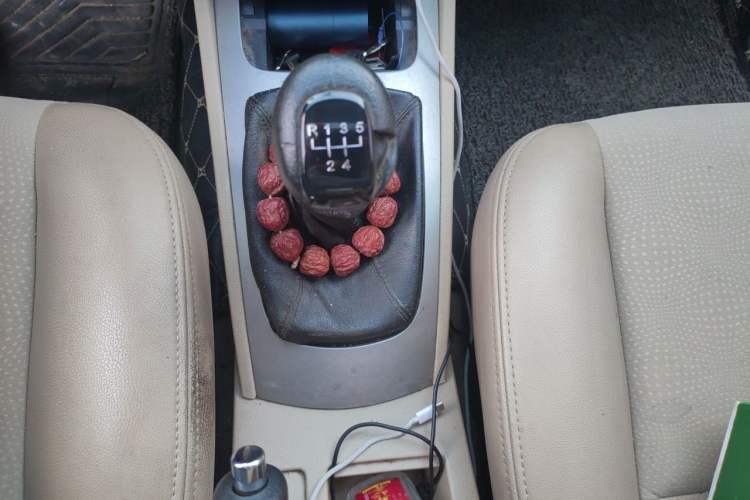 Used Buick Excelle 2011 1.6 LX-MT Gear Lever