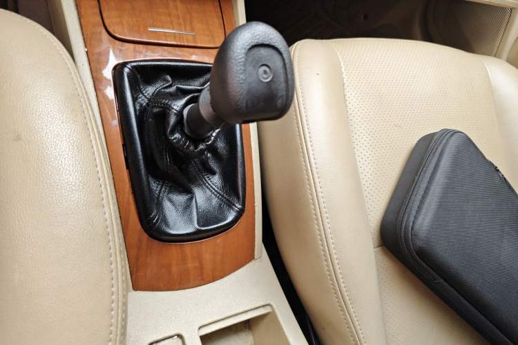 Used Buick Excelle 2011 1.6LX-AT Gear Lever