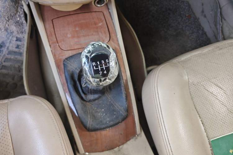 Used Buick Excelle 2011 1.6 LE-MT Gear Lever