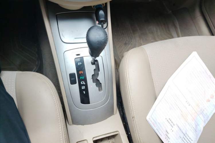 Used Buick Excelle 2011 1.6LX-AT Gear Lever