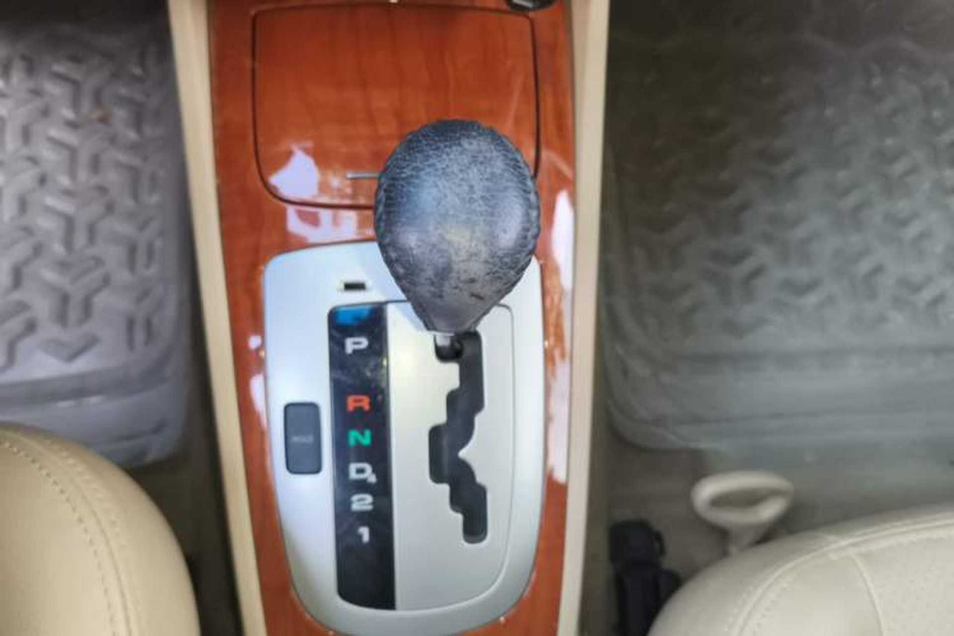 Used Buick Excelle 2011 1.6 LE-AT Gear Lever