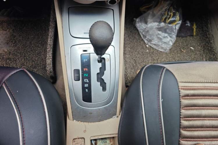 Used Buick Excelle 2011 1.6LX-AT Gear Lever