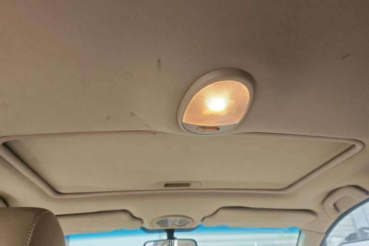 Used Buick Excelle 2011 1.6 LX-MT Headliner