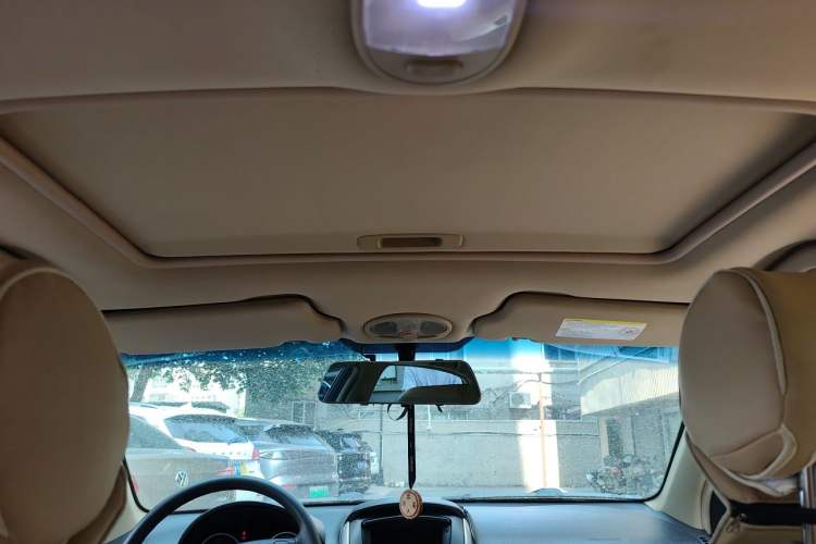 Used Buick Excelle 2011 1.6 LX-MT Headliner