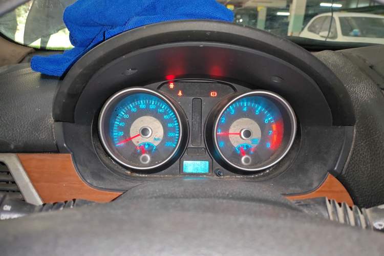 Used Buick Excelle 2011 1.6 LE-MT Instrument Cluster