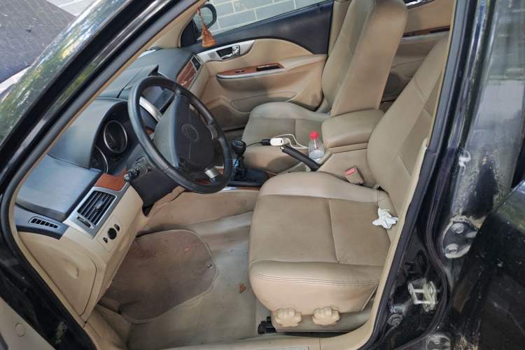 Used Buick Excelle 2011 1.6 LE-MT Left Front Seat