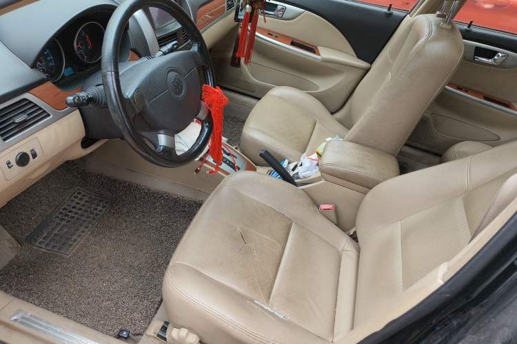 Used Buick Excelle 2011 1.6 LE-AT Left Front Seat