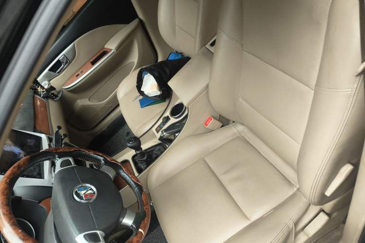 Used Buick Excelle 2011 1.6 LE-MT Left Front Seat