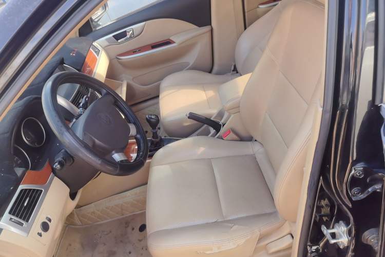 Used Buick Excelle 2011 1.6 LE-AT Left Front Seat