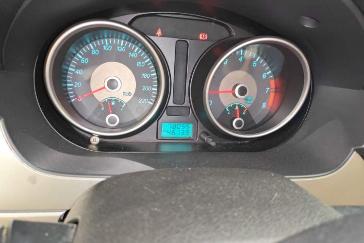 Used Buick Excelle 2011 1.6LX-AT Odometer Close Up