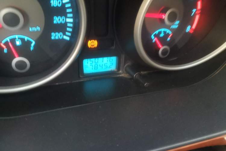 Used Buick Excelle 2011 1.6 LE-AT Odometer Close Up